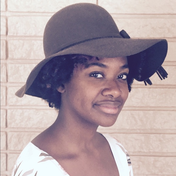 Meet your Posher, Blair - Picture 6 of 6